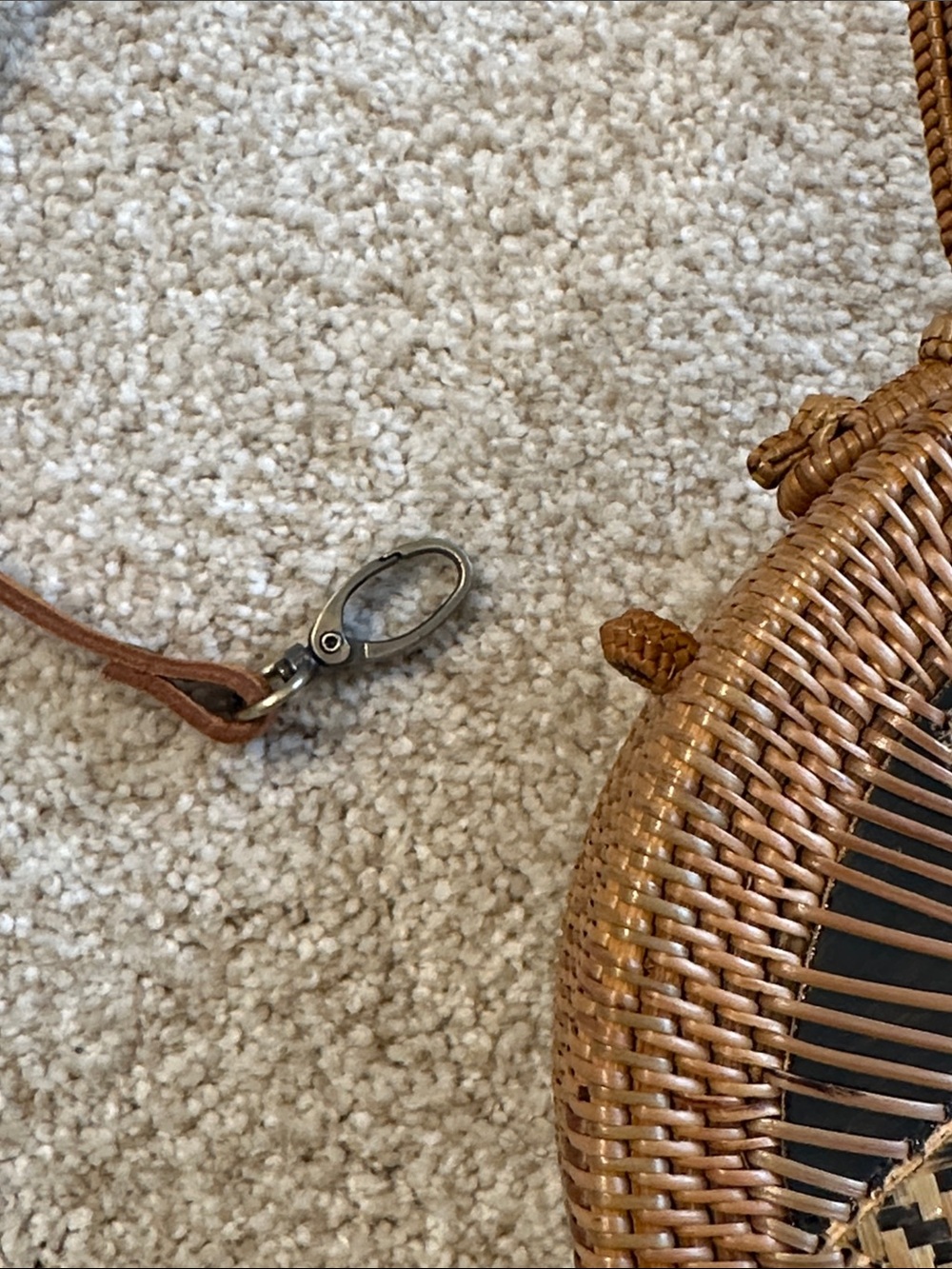 Handwoven round crossbody Bali bag/purse - Picture 8 of 13